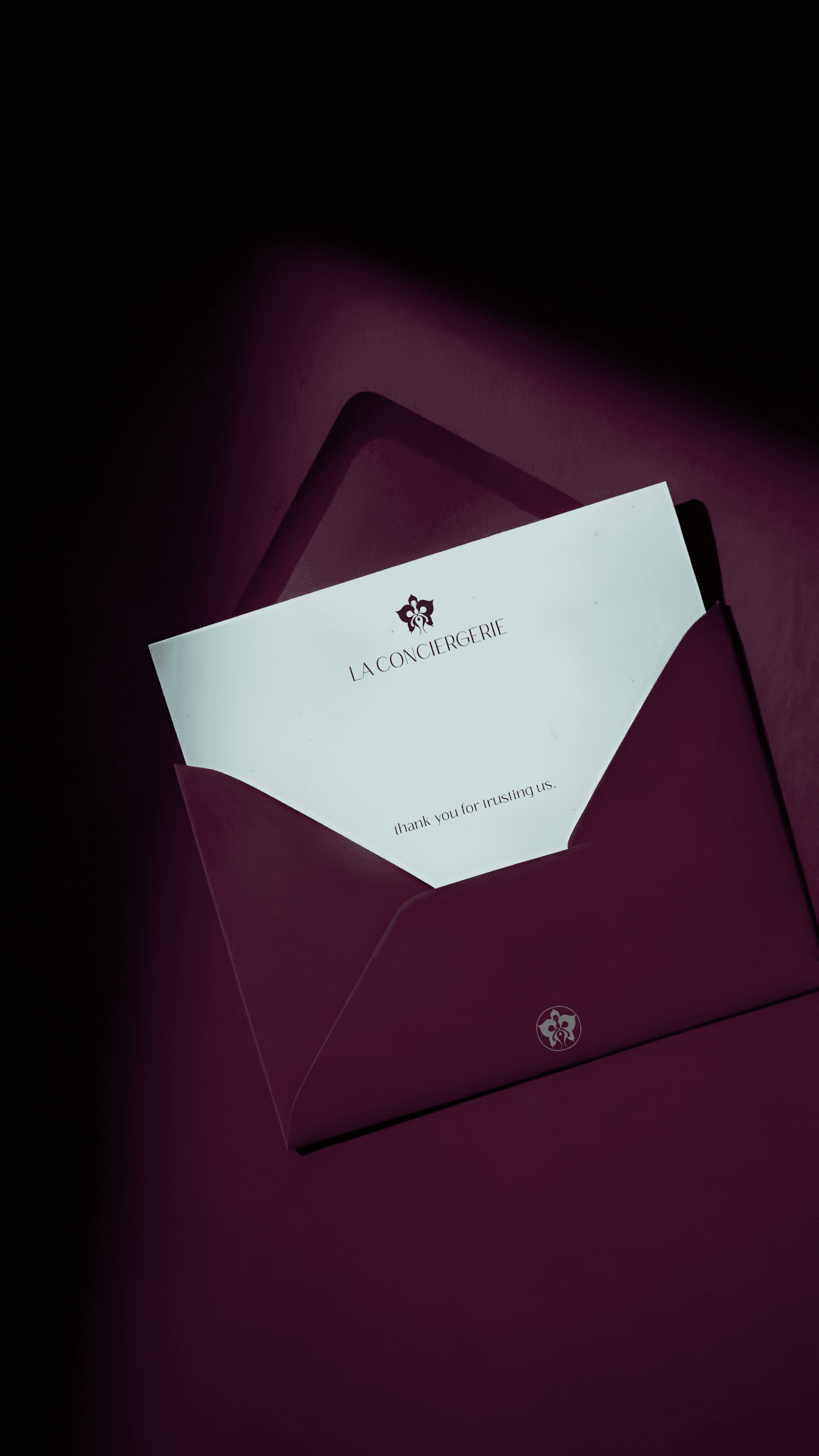 La Conciergerie luxury branded envelope with thank you card